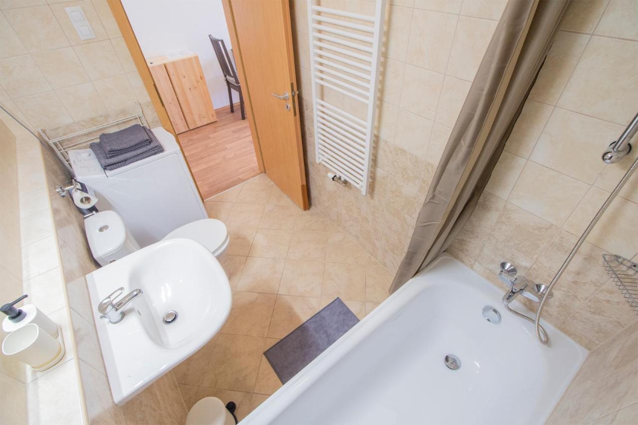 Corvin Modern Studio With Ac, Parking Appartement Boedapest Buitenkant foto