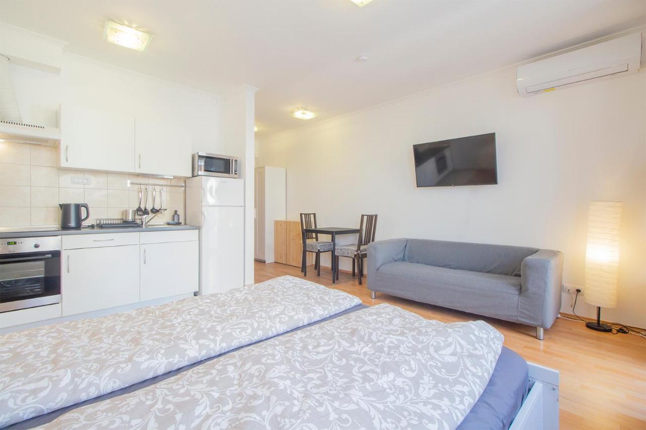 Corvin Modern Studio With Ac, Parking Appartement Boedapest Buitenkant foto