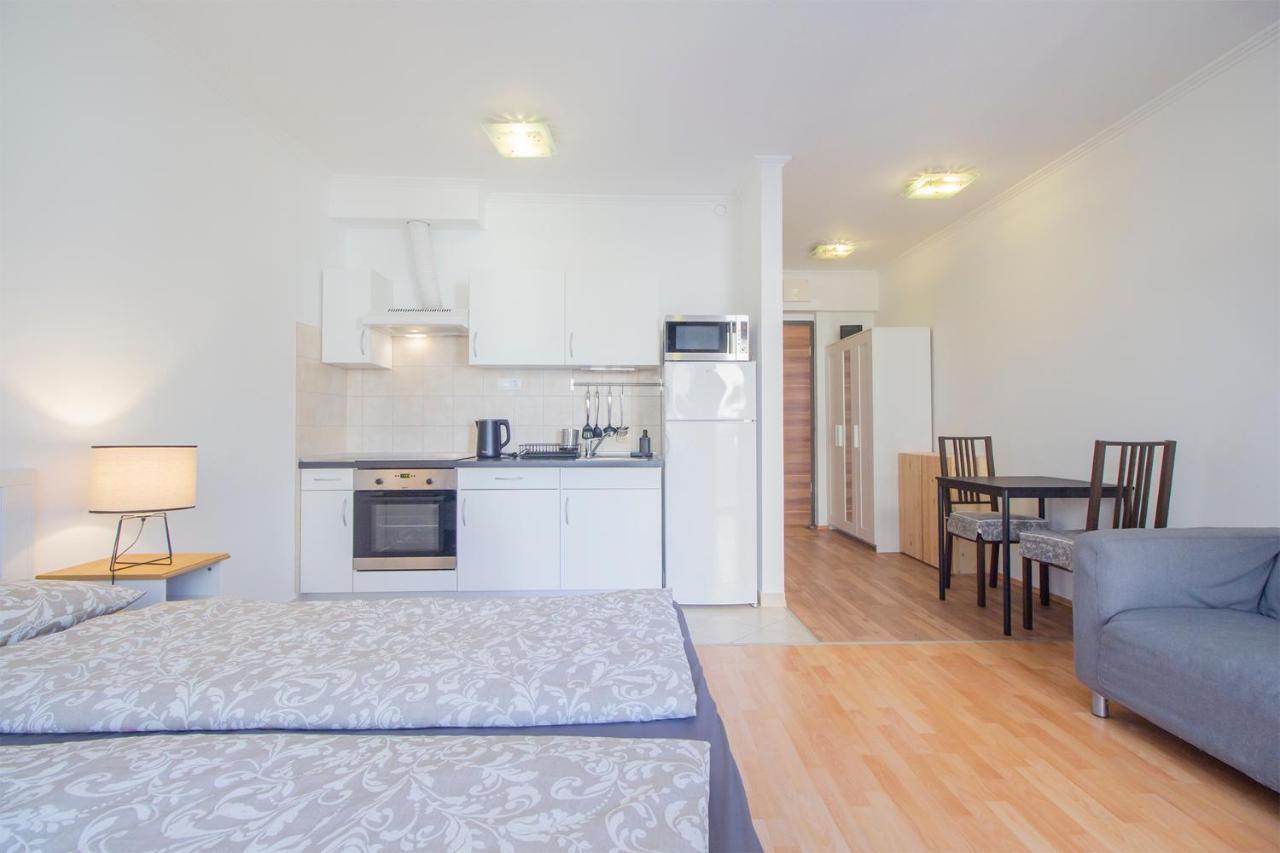 Corvin Modern Studio With Ac, Parking Appartement Boedapest Buitenkant foto